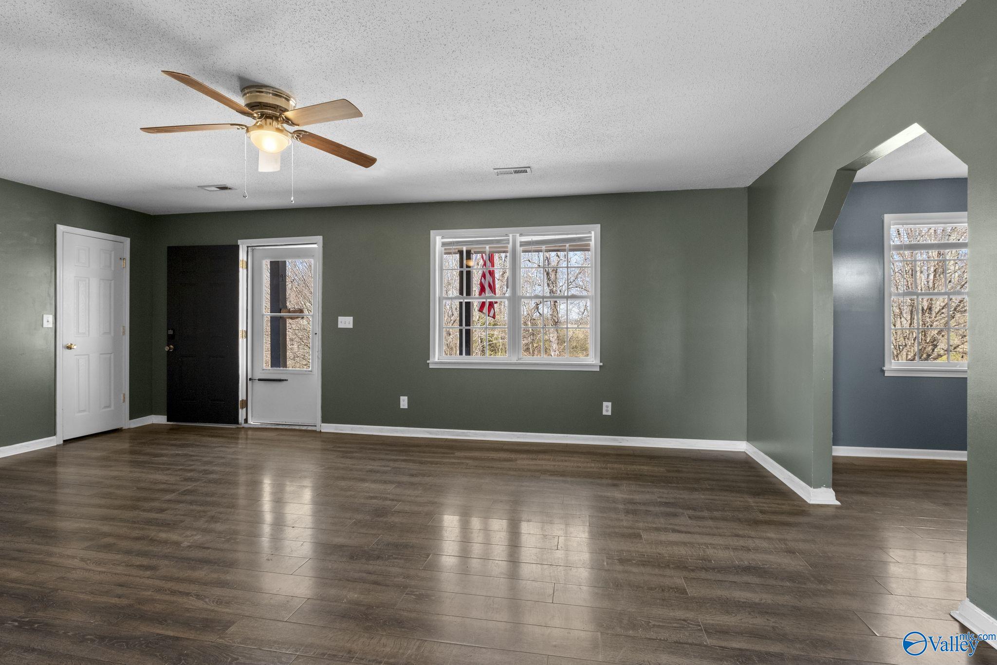 105 Nacoles Drive, Grant, Alabama image 3