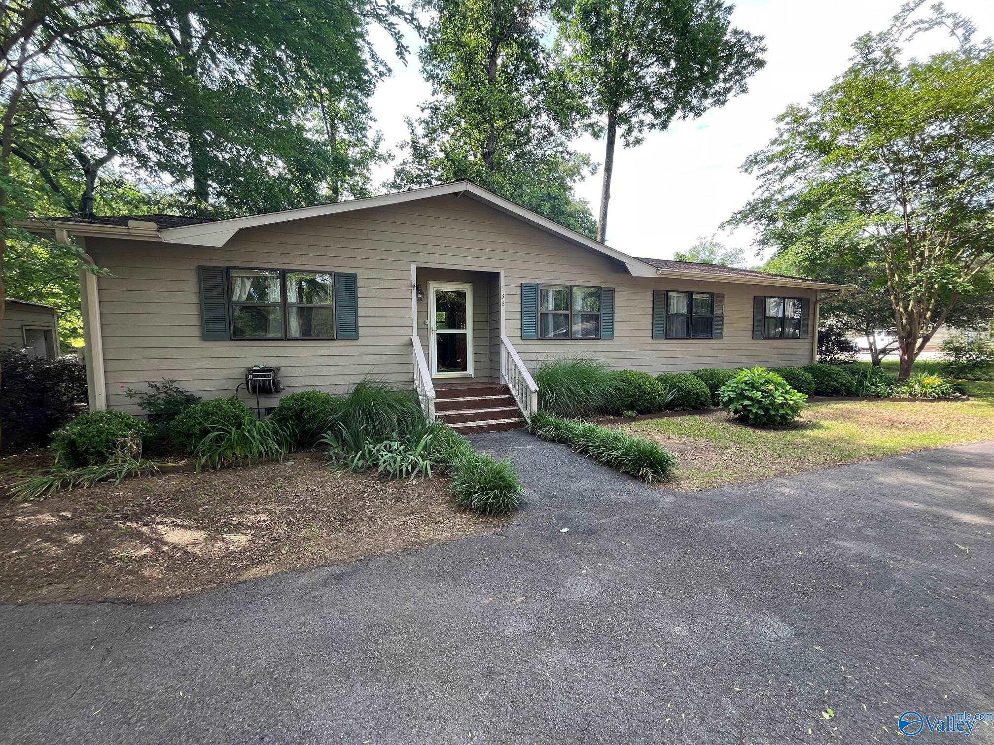 136 Atnip Drive, Scottsboro, Alabama image 1