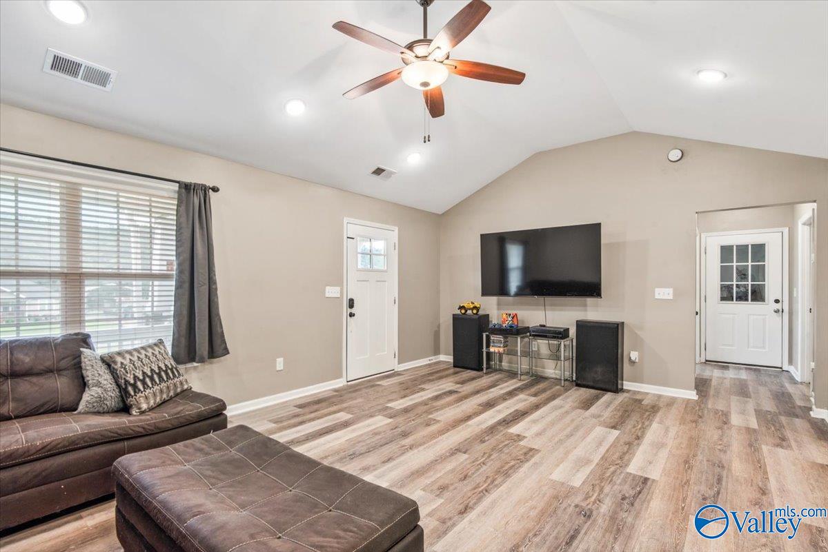 210 County Road 1210