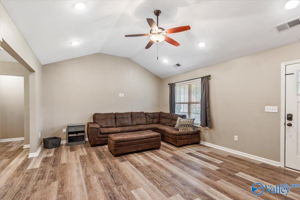 210 County Road 1210
