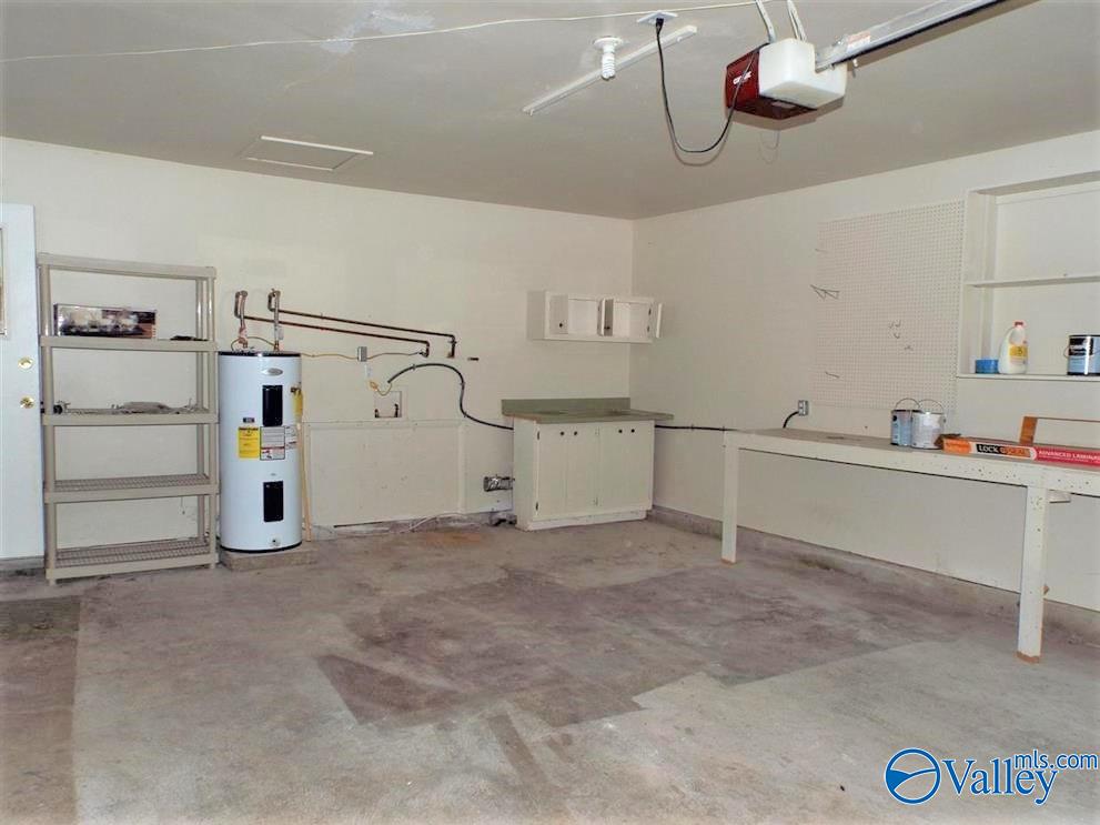 Huntsville, Alabama 35803, United States, 3 Bedrooms Bedrooms, ,2 BathroomsBathrooms,Residential,Active,183080