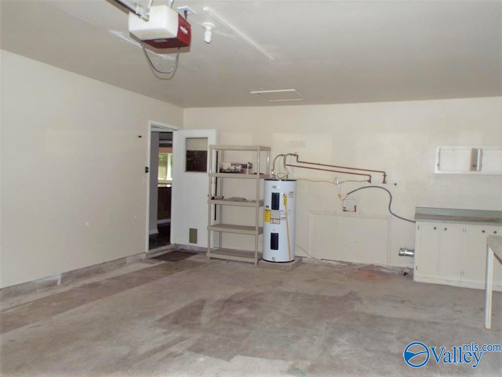 Huntsville, Alabama 35803, United States, 3 Bedrooms Bedrooms, ,2 BathroomsBathrooms,Residential,Active,183080