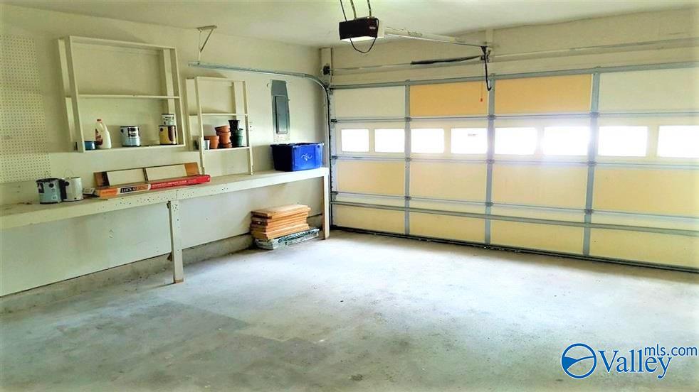 Huntsville, Alabama 35803, United States, 3 Bedrooms Bedrooms, ,2 BathroomsBathrooms,Residential,Active,183080