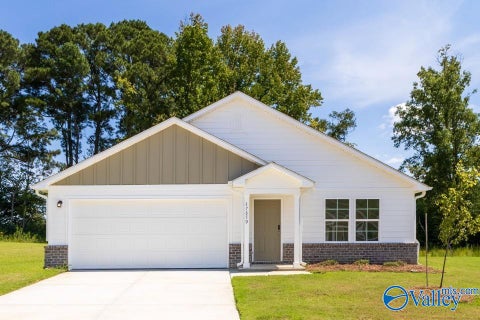 Homes For Sale - 17850 Daniel Island Drive<br/> Athens, AL 35611