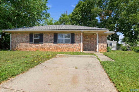 Homes For Sale - 112 Ash Court<br/> Decatur, AL 35601