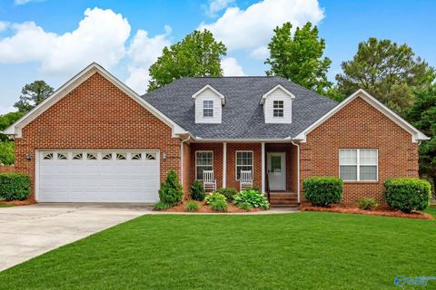 Photo of 130 Stoney Mountain Drive, Guntersville, AL 35976 (MLS # 21916964)