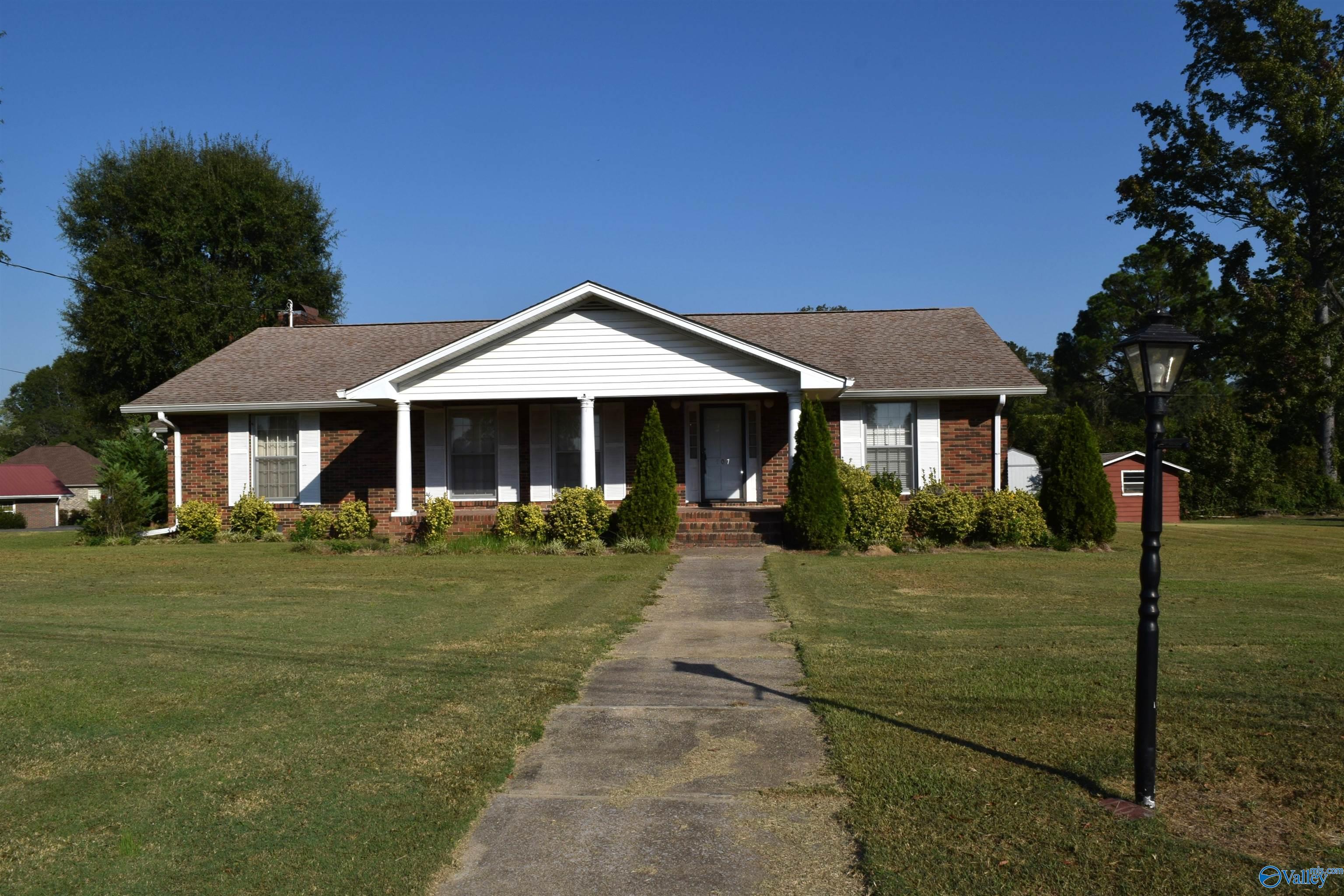 507 Valhaven Drive, Attalla, Alabama image 2