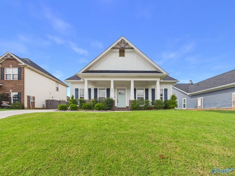 Homes For Rent - 102 Waxwing Street<br/> Madison, AL 35758