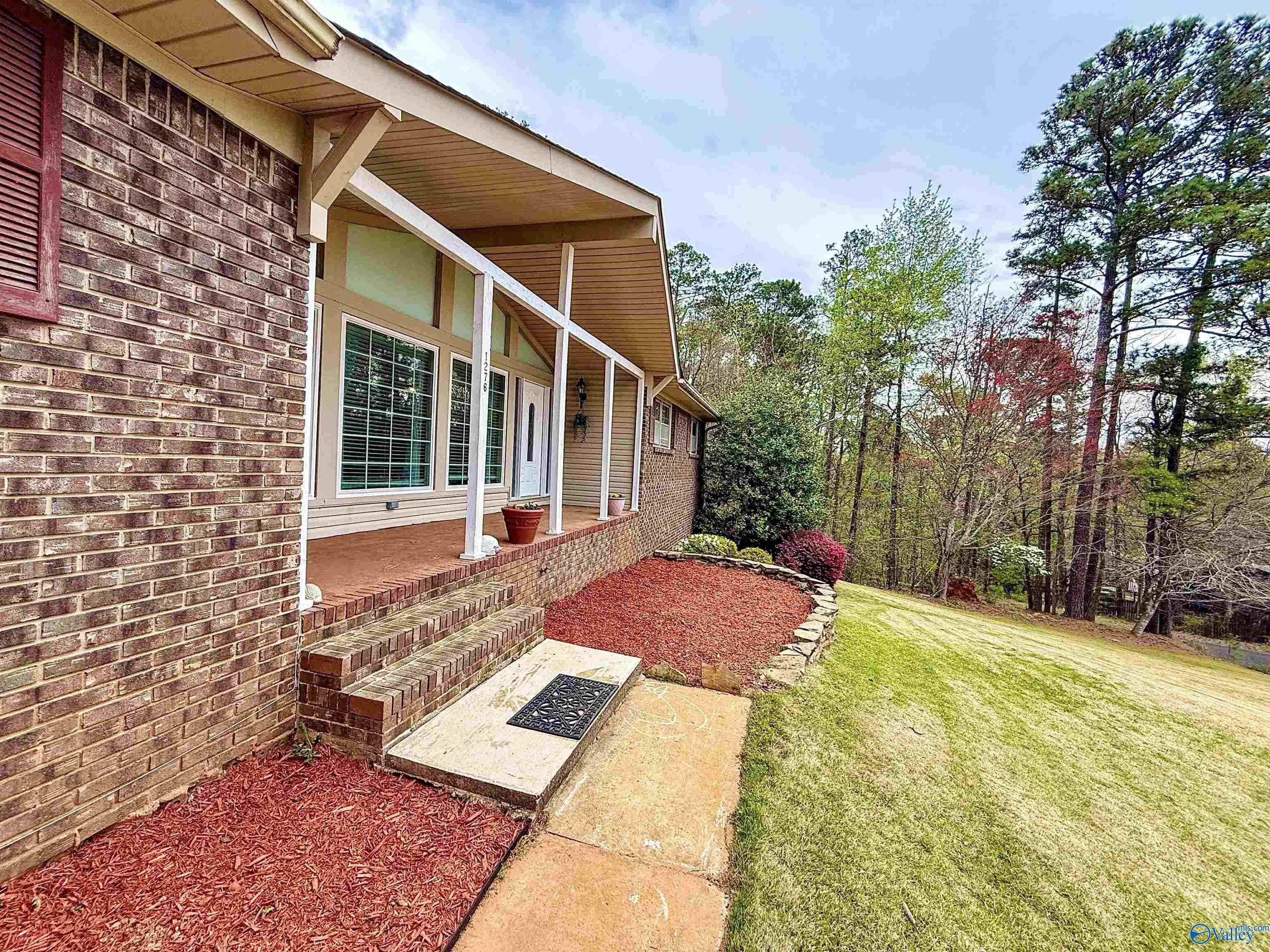 1276 S Lakemont Drive, Southside, Alabama image 6