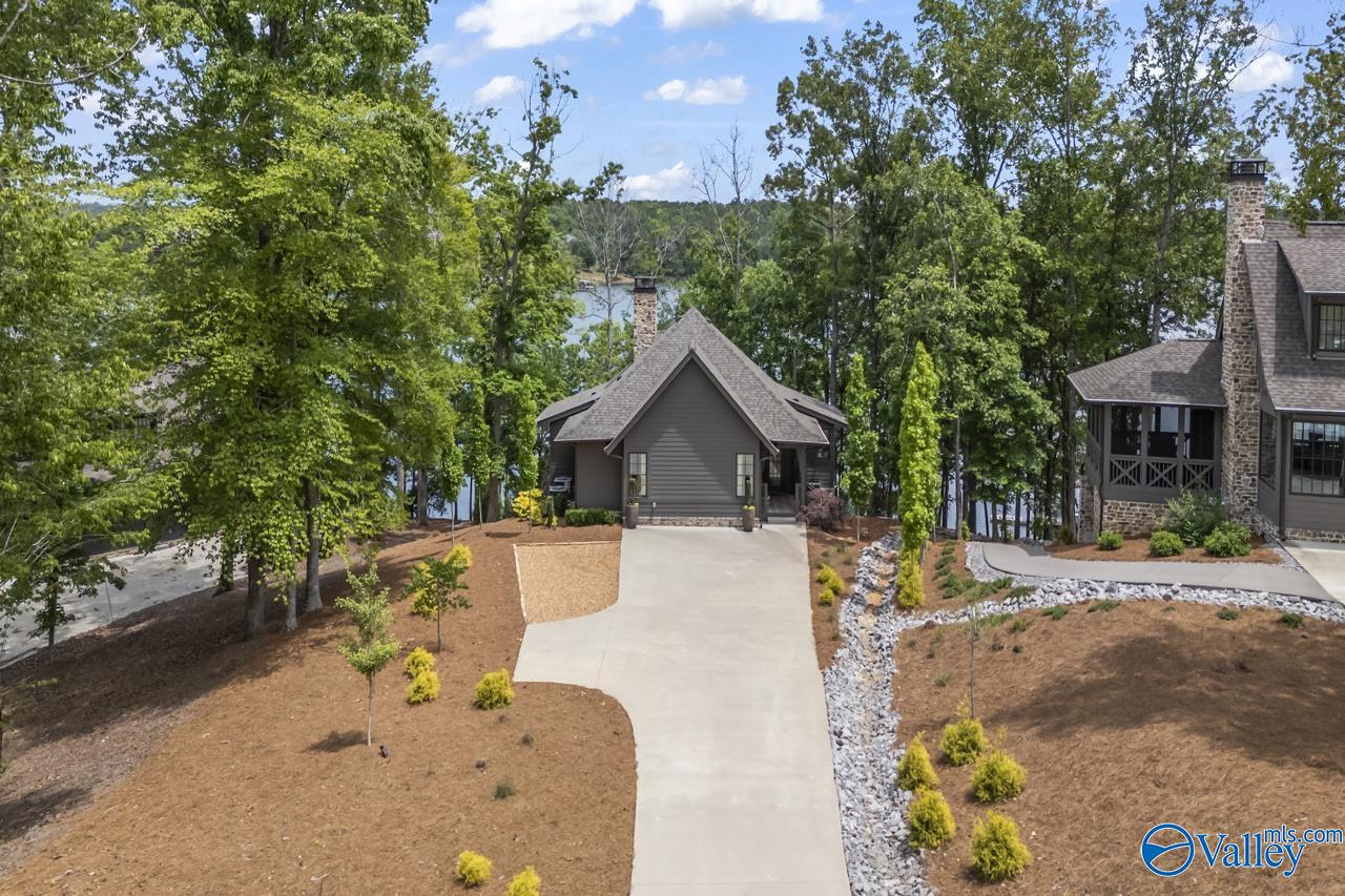 66 Waterside Circle