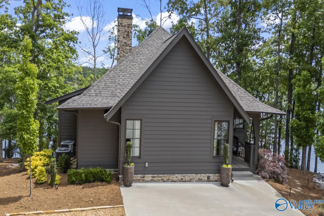 66 Waterside Circle