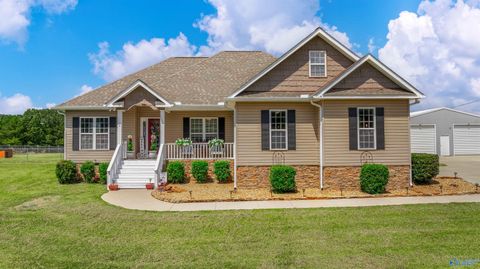 Homes For Sale - 3915 Alabama Highway 68<br/> Gaylesville, AL 35973