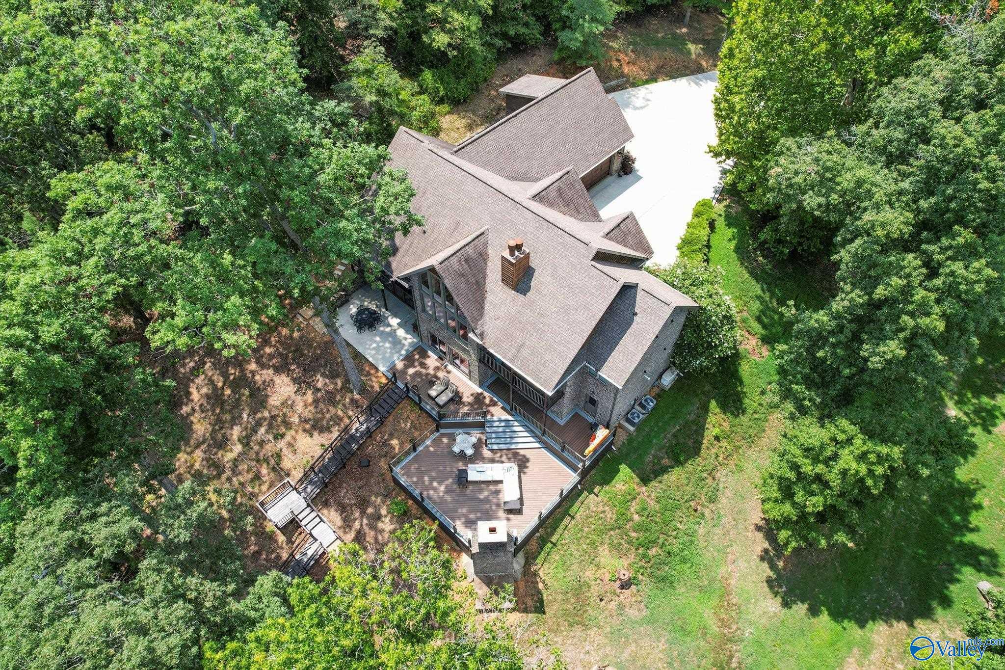 2131 Lookout Mountain Drive, Scottsboro, Alabama image 3