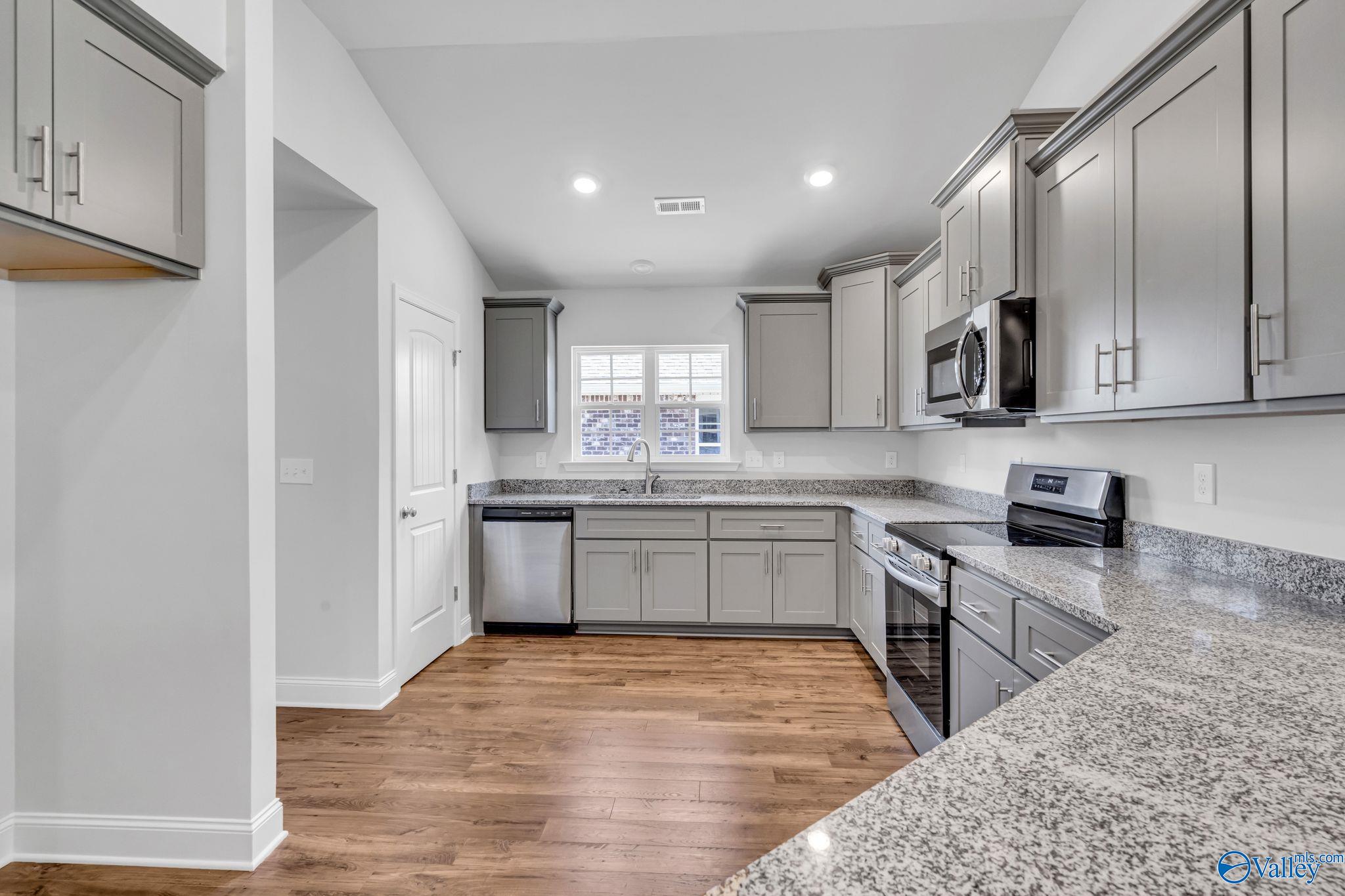 15351 Dogleaf Hollow, Athens, Alabama image 31