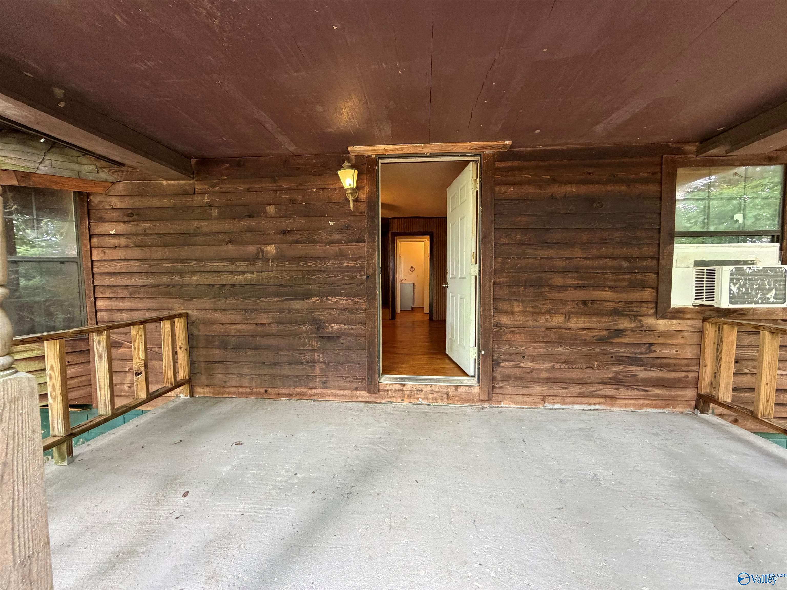 760 West Lacon Road