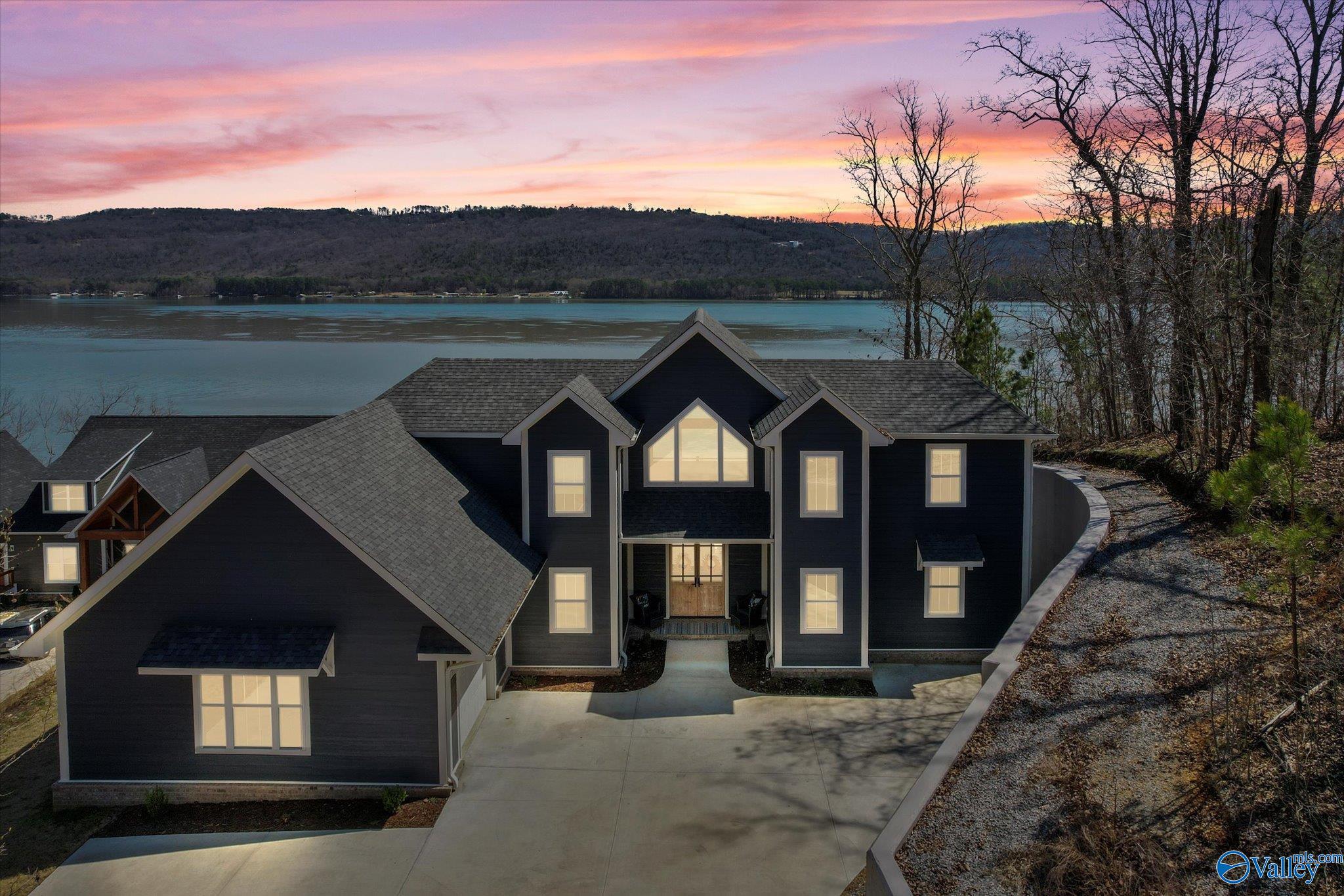 711 Monte Sano Drive, Scottsboro, Alabama image 1