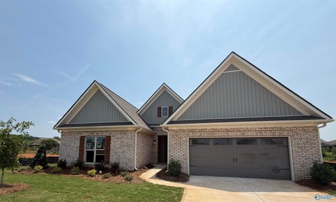 Homes For Sale - 51 Belle Park Lane<br/> Huntsville, AL 35803