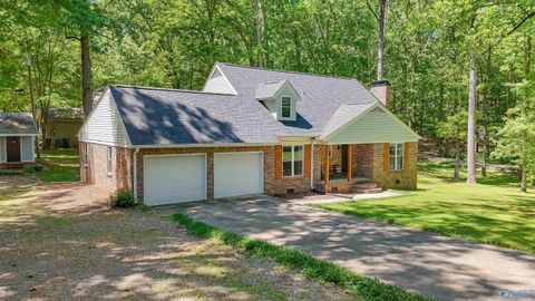 Homes For Sale - 2123 NW Thunderbird Street<br/> Morgan County, Hartselle, AL 35640
