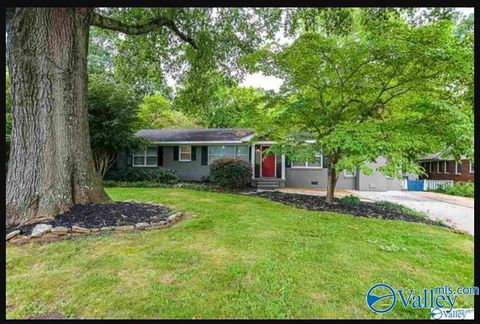 Photo of 1805 Crestview Drive SE, Decatur, AL 35601 (MLS # 21919426)