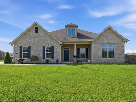 Homes For Sale - 27112 Ed Ray Road<br/> Limestone County, Athens, AL 35613