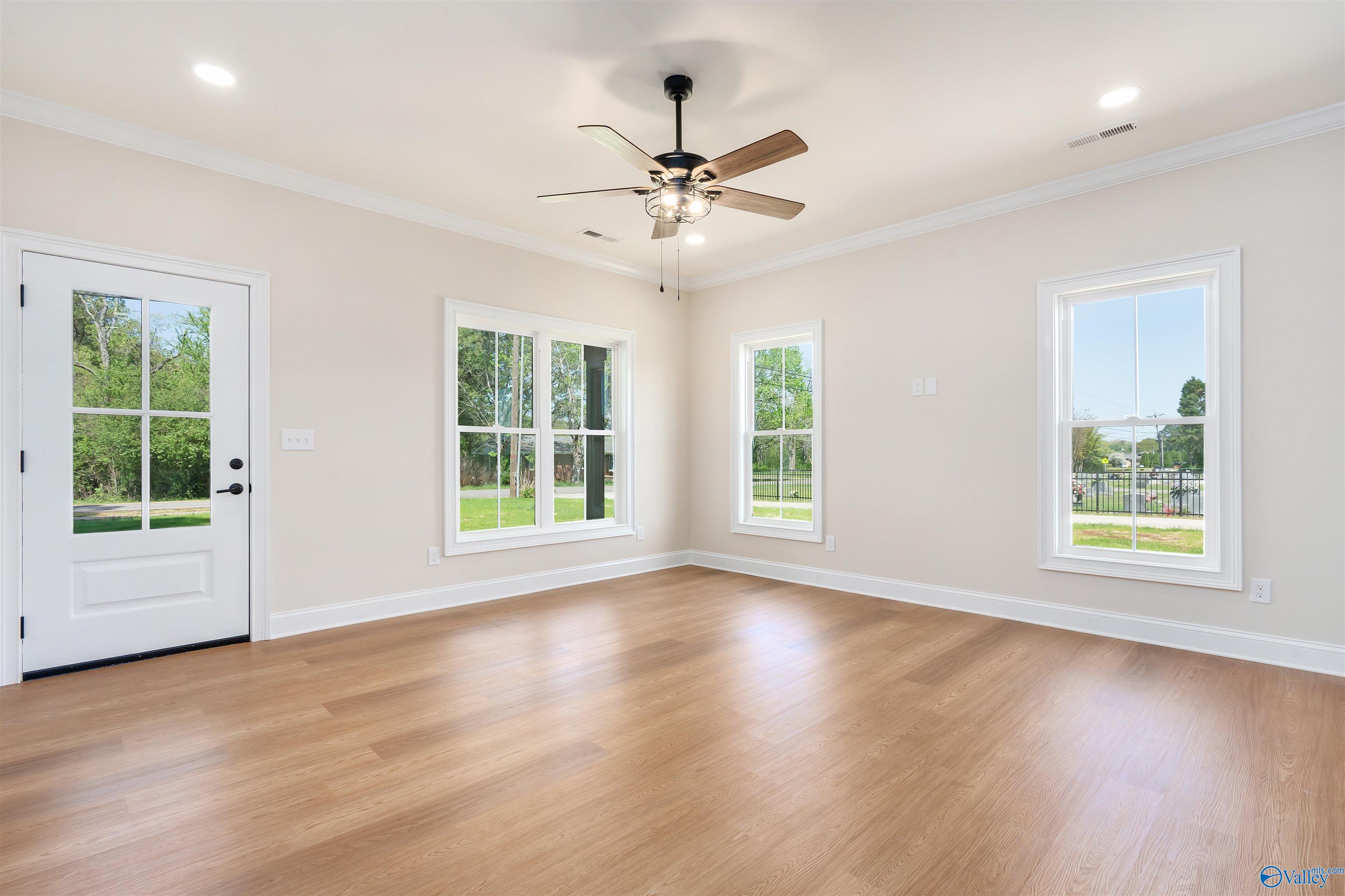 1801 W Hobbs Street, Athens, Alabama image 5