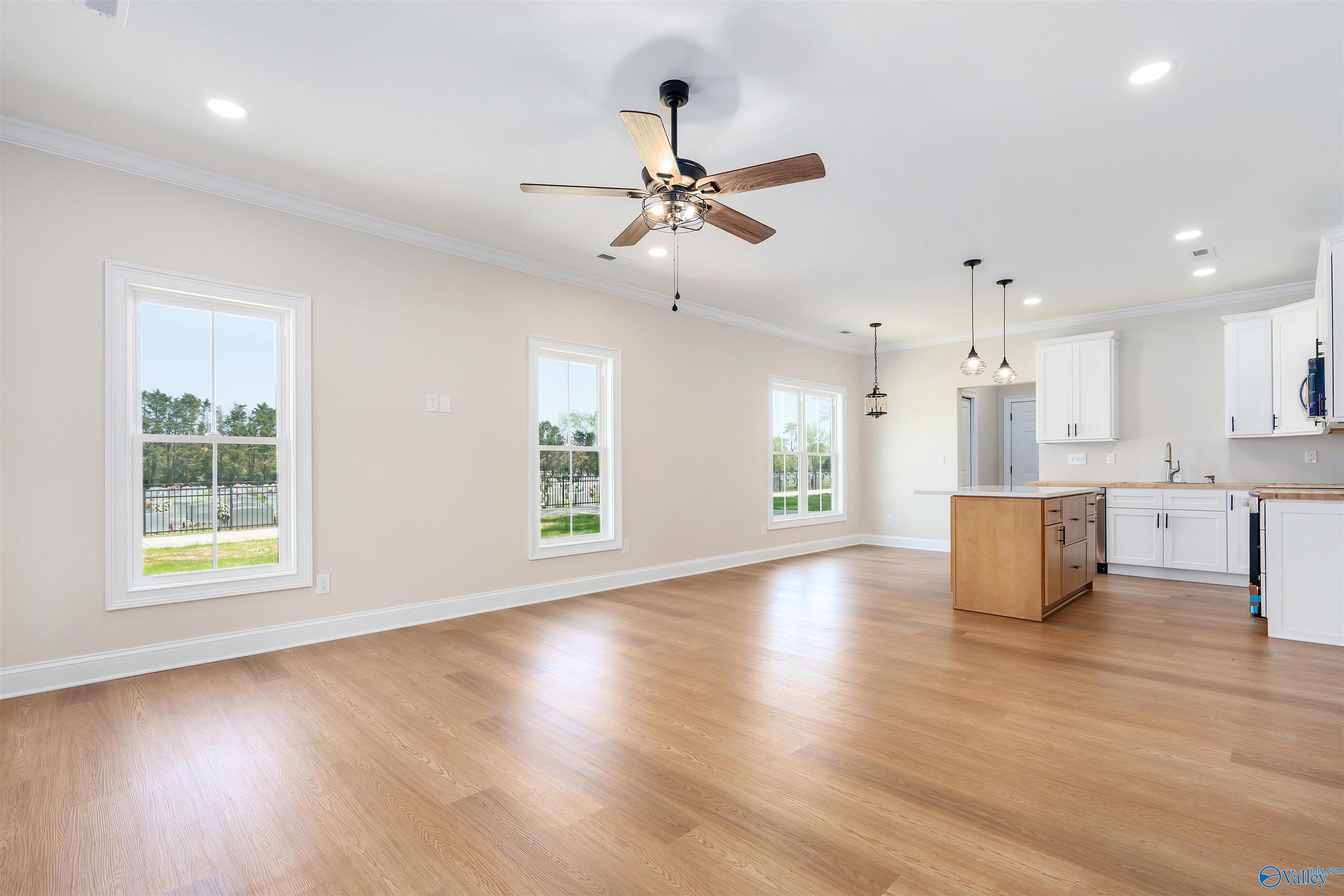 1801 W Hobbs Street, Athens, Alabama image 9