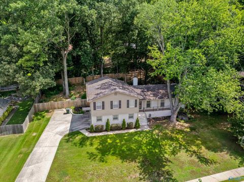 Homes For Rent - 1305 Hiwan Trail<br/> Huntsville, AL 35802