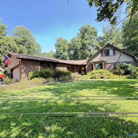 Homes For Sale - 1027 1st Avenue<br/> Centre, AL 35960