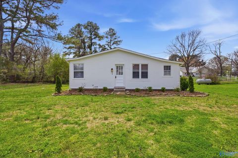 Homes For Sale - 139 2nd Street<br/> Gurley, AL 35748