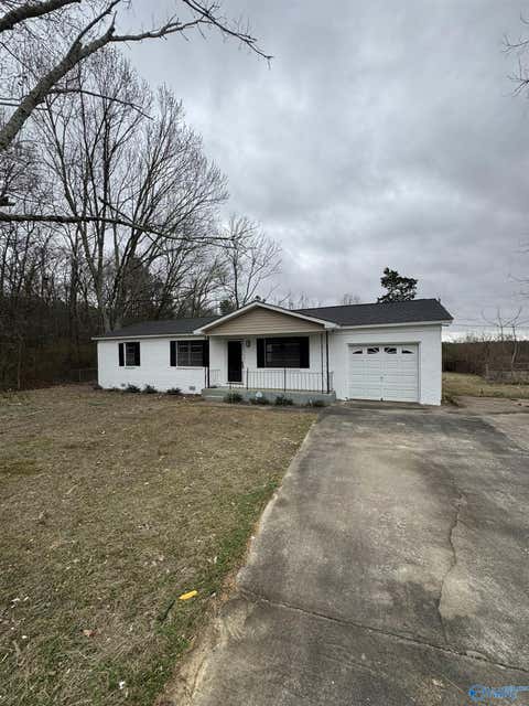 Homes For Sale - 16750 Albert Road<br/> Athens, AL 35611