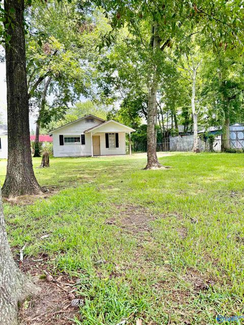 Homes For Sale - 708 Raley Street<br/> Etowah County, Gadsden, AL 35903