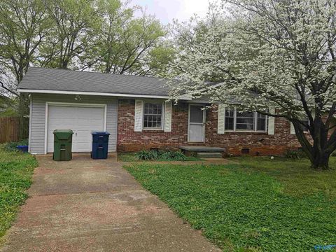 Homes For Sale - 610 Austin Drive<br/> Huntsville, AL 35805