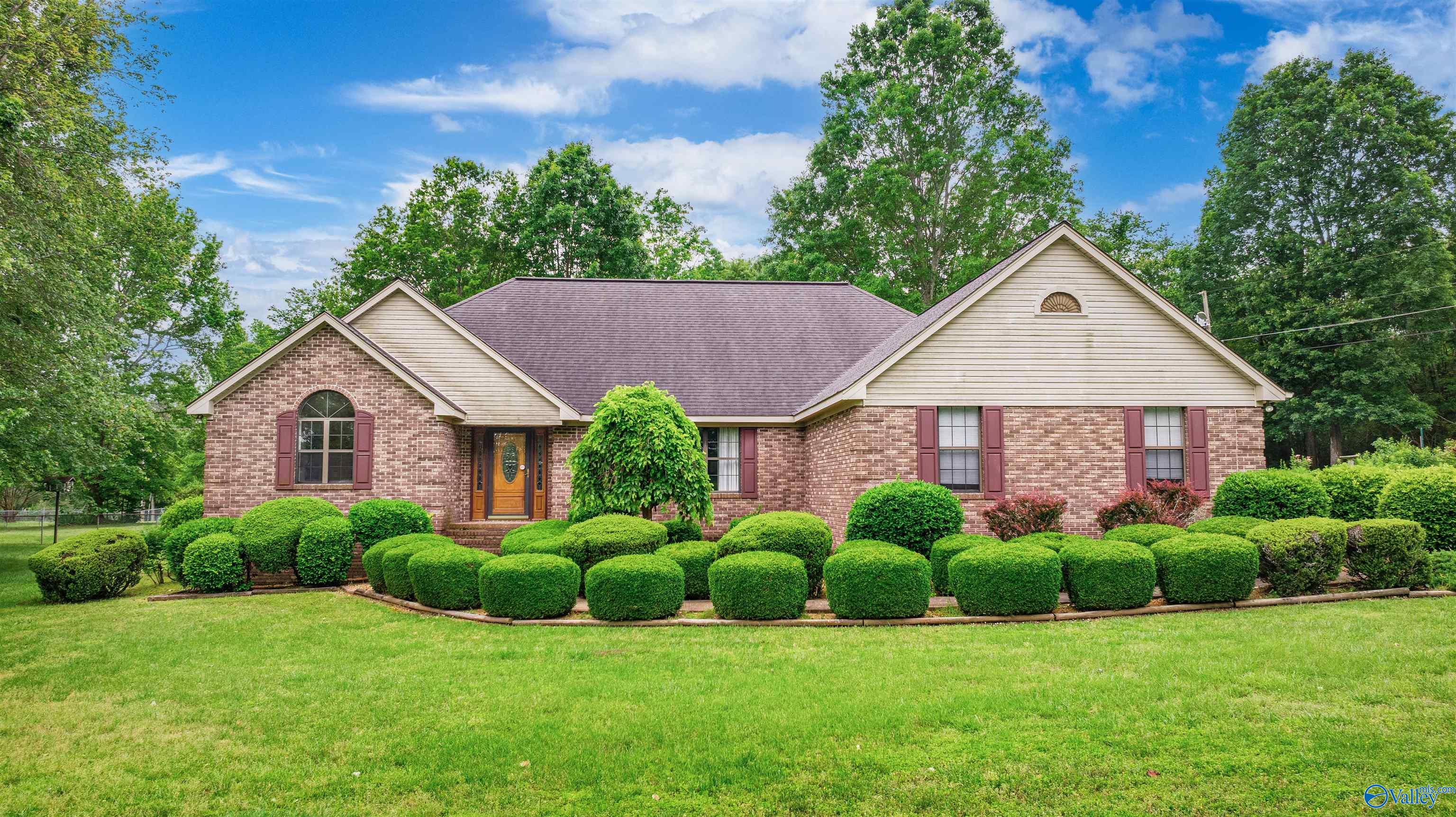 2211 Pumpkin Center Road, Fort Payne, Alabama image 1
