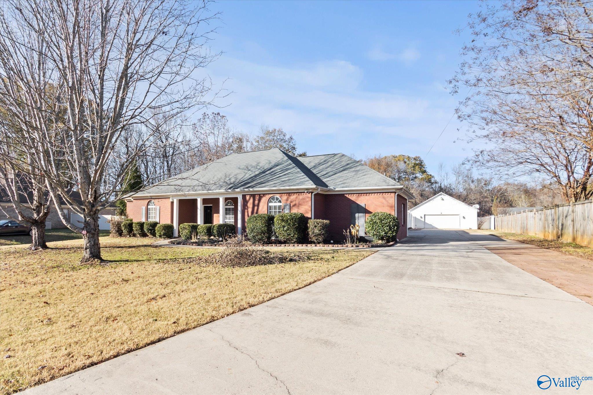 136 Honeycutt Road, Hazel Green, Alabama image 2