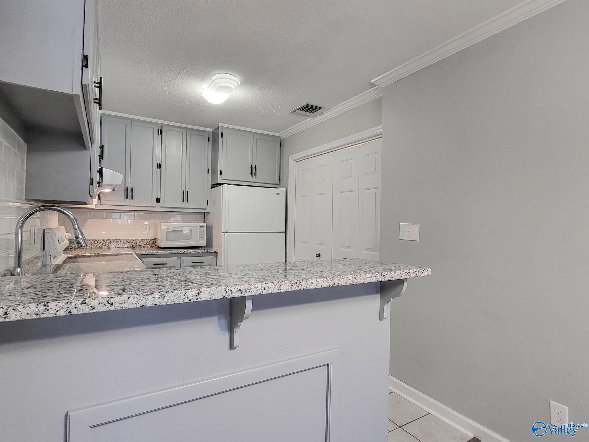 2020 Woodlawn Drive, Huntsville, Alabama image 7
