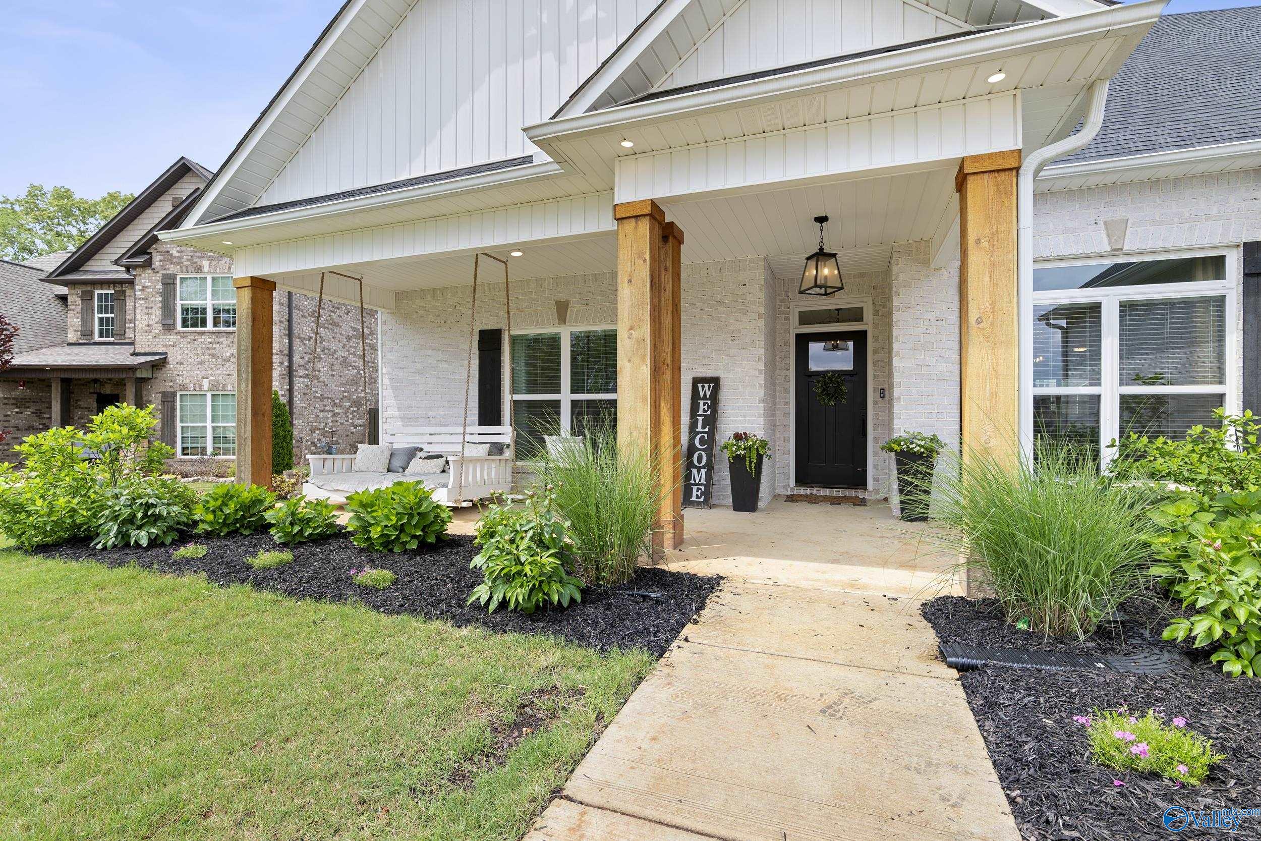 204 Somerscape Drive, Huntsville, Alabama image 2