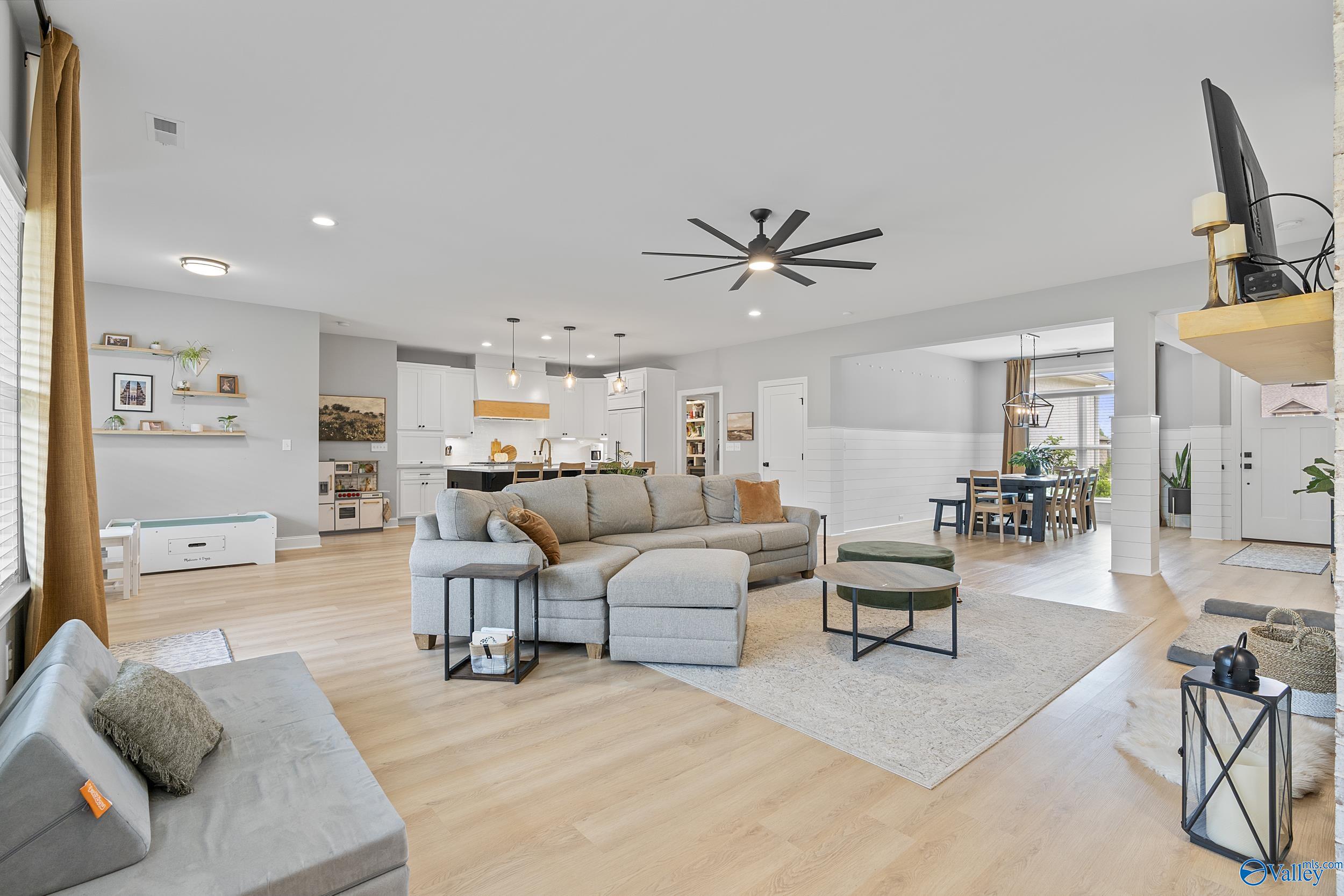 204 Somerscape Drive, Huntsville, Alabama image 8