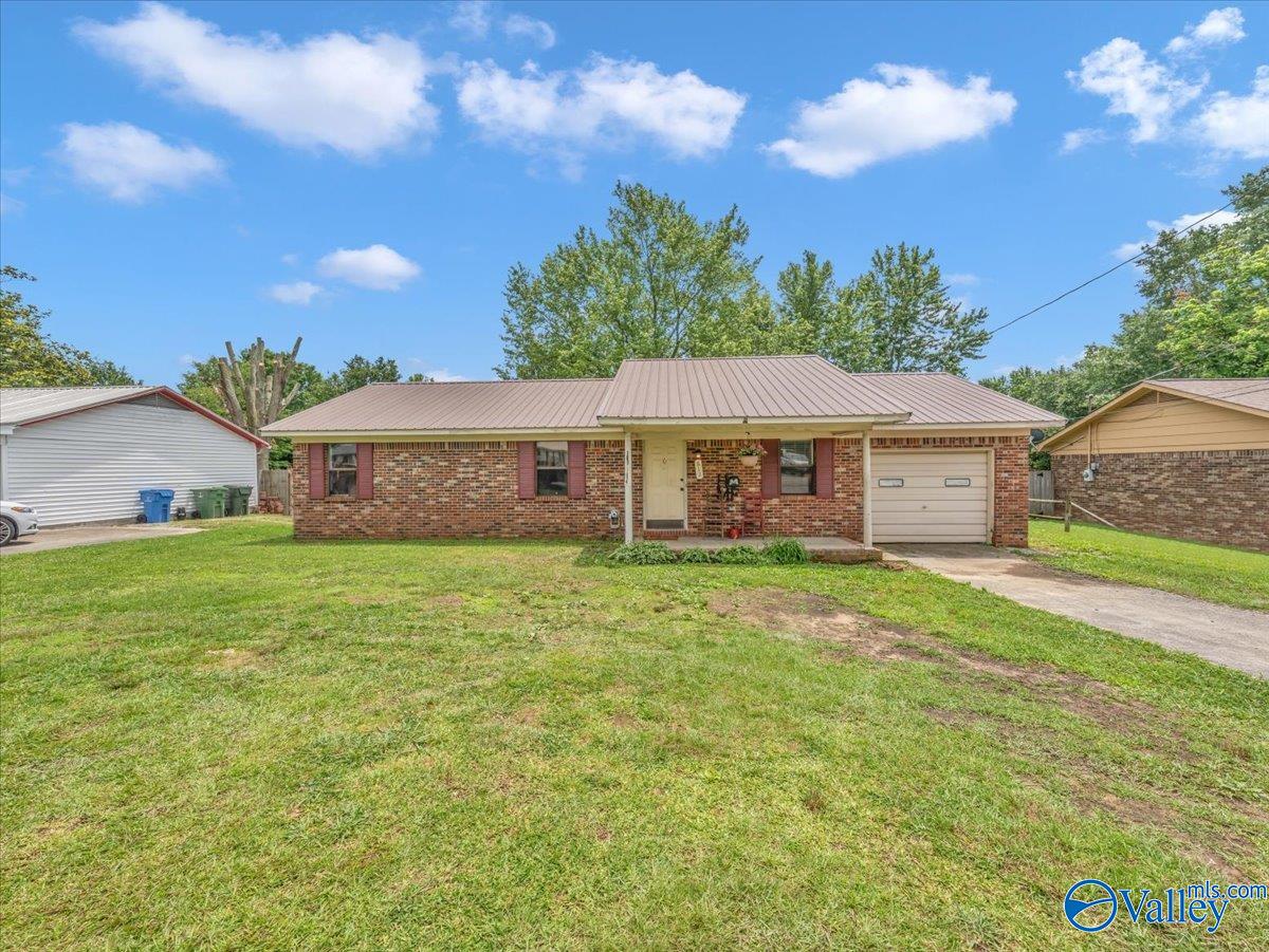 812 Mitwede Street, Hartselle, Alabama image 1