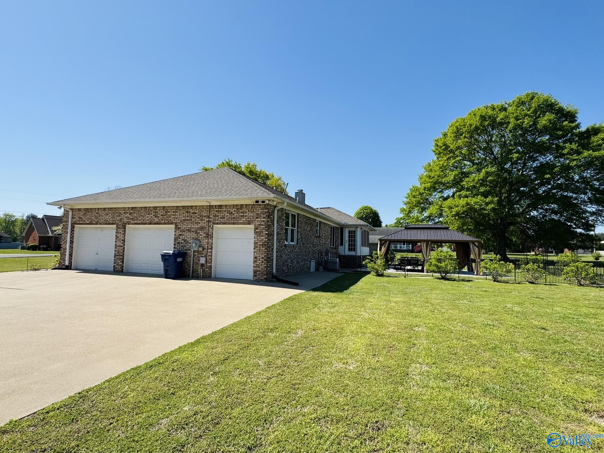 100 Meadowlark Lane, Albertville, Alabama image 3