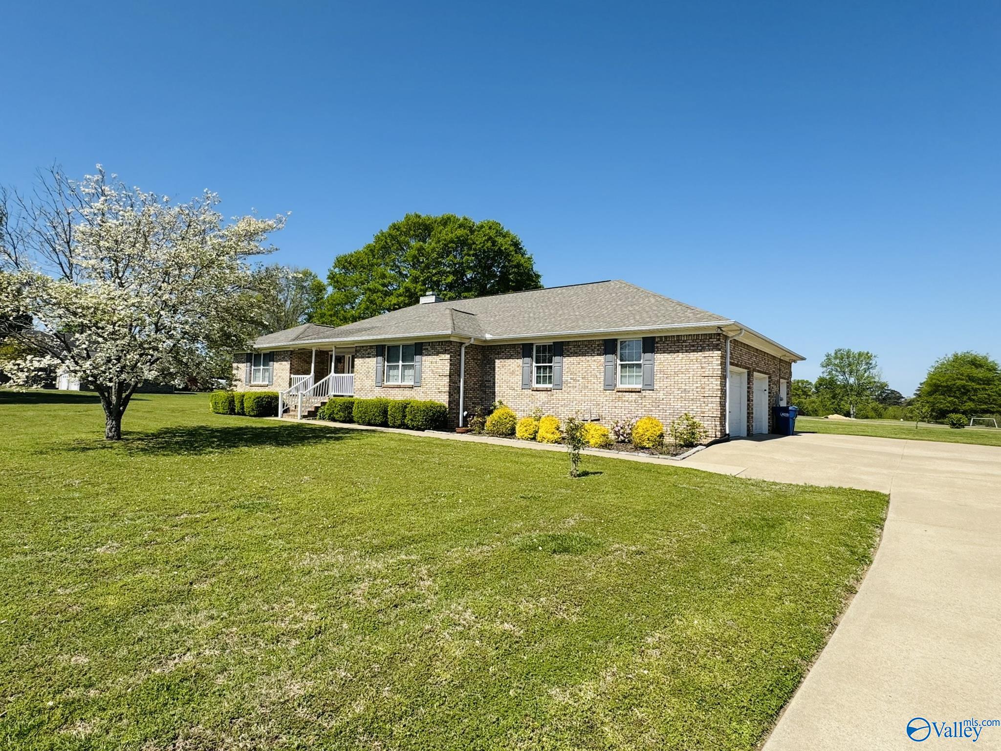 100 Meadowlark Lane, Albertville, Alabama image 2