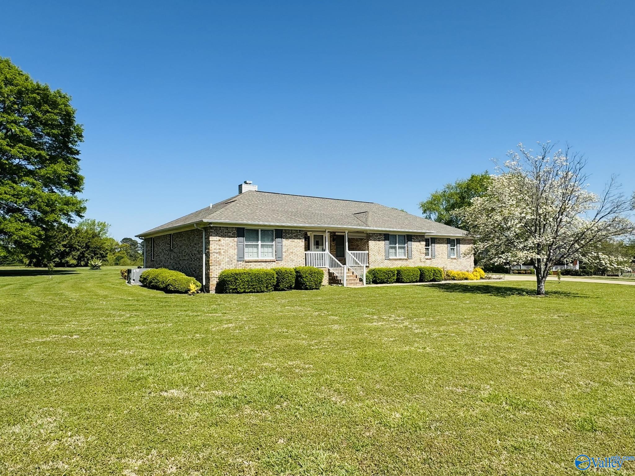 100 Meadowlark Lane, Albertville, Alabama image 1