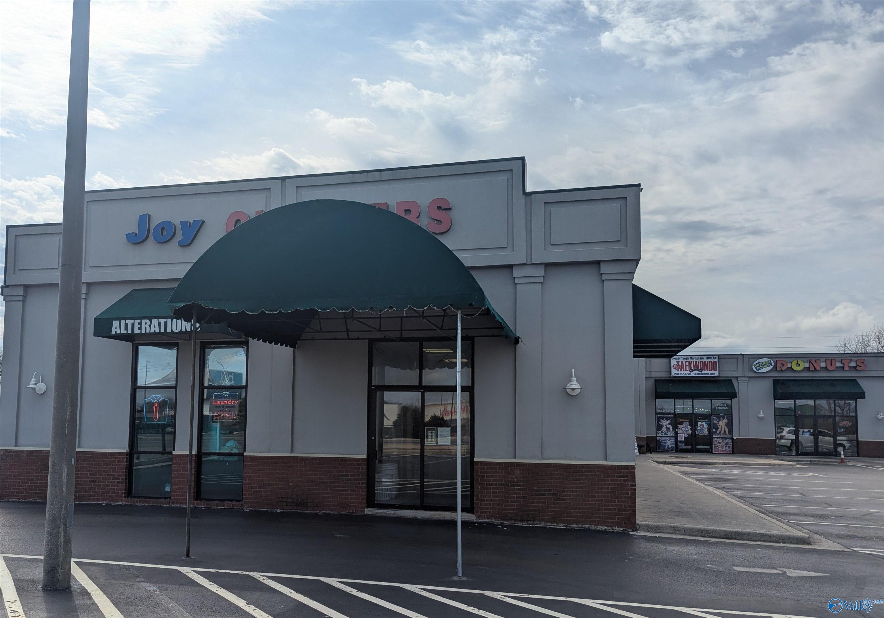 7985 Highway 72 West