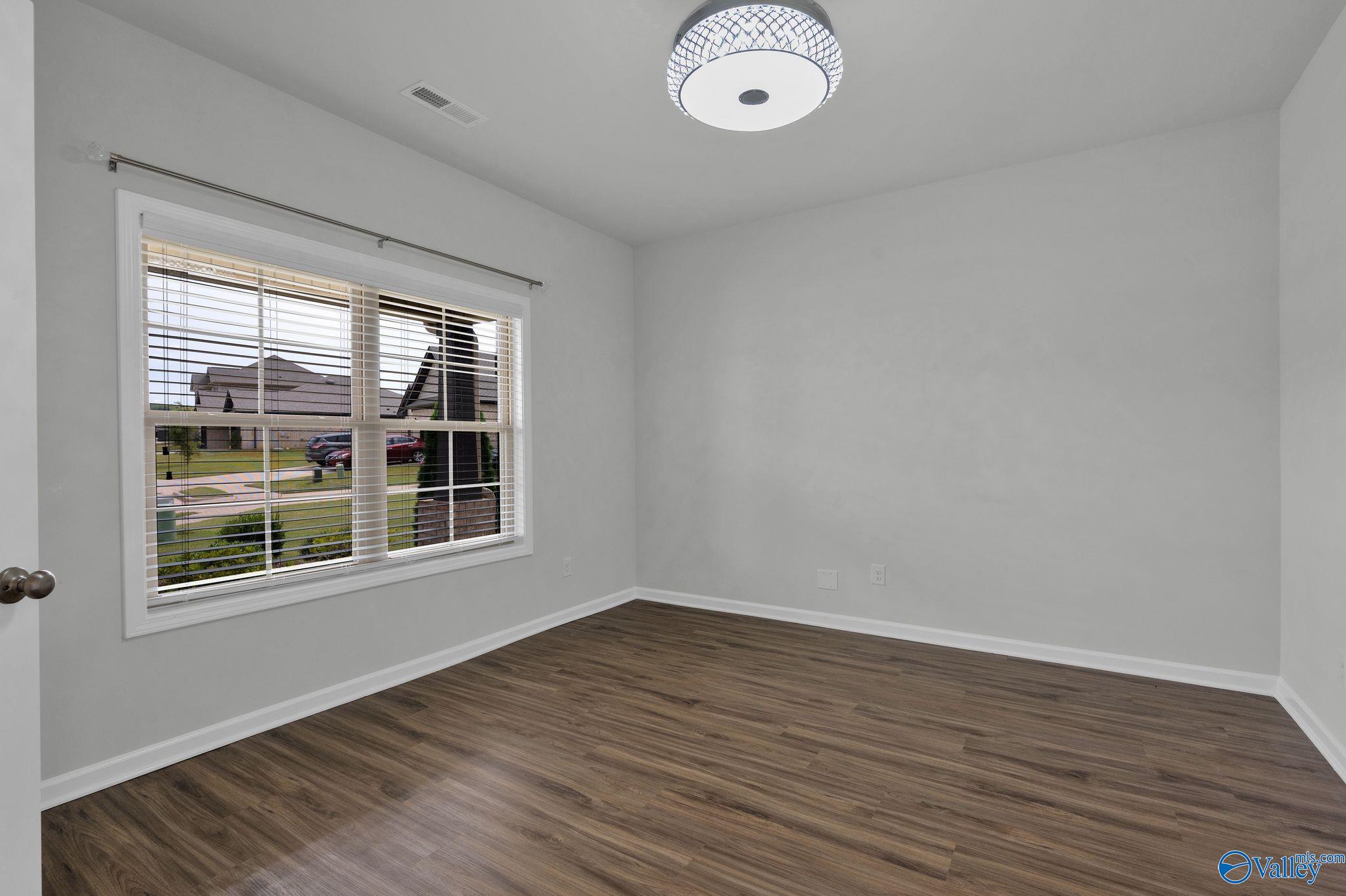 New Market, Alabama 35761, United States, 4 Bedrooms Bedrooms, ,2 BathroomsBathrooms,Residential,Active,201383