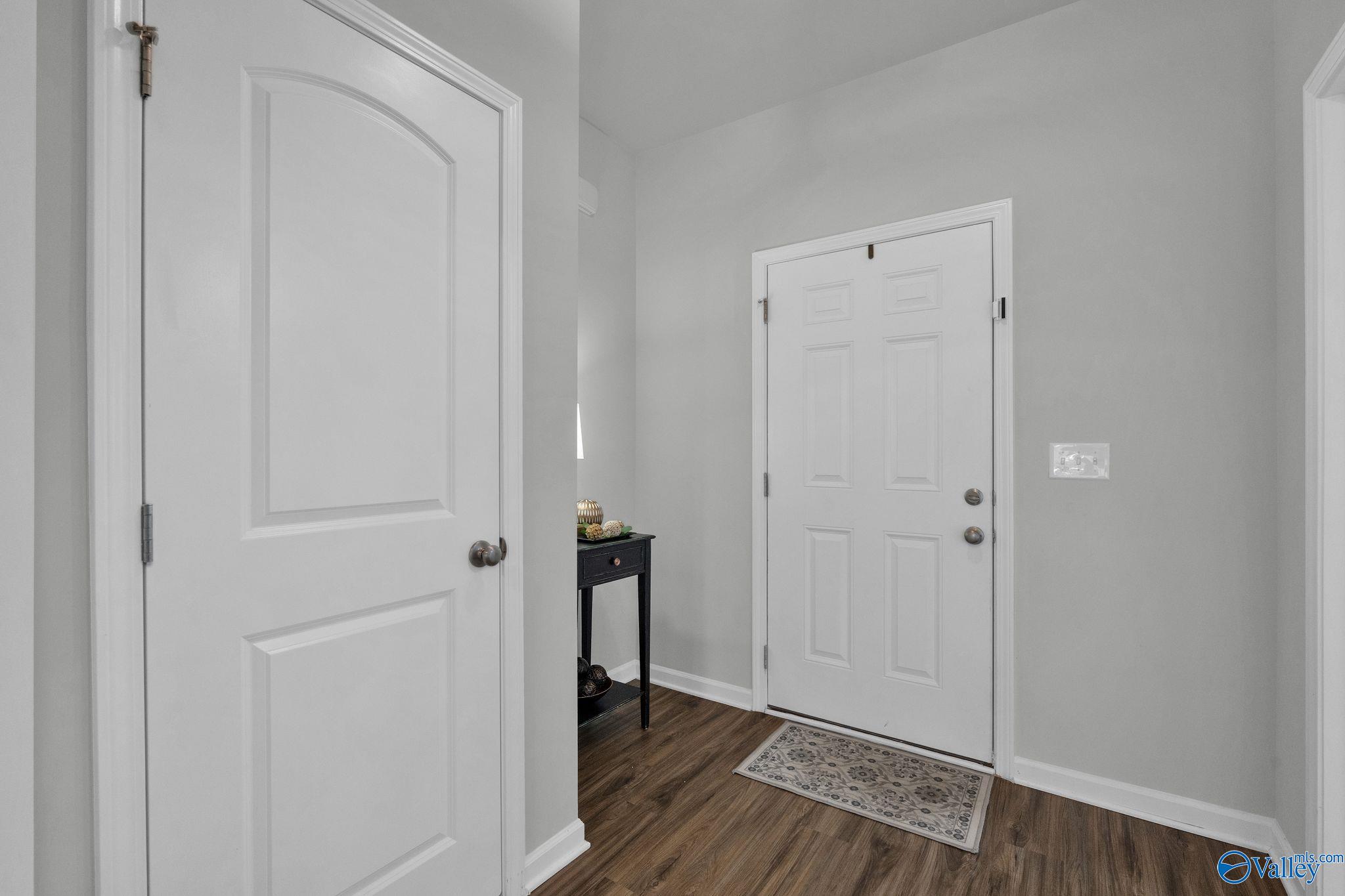 New Market, Alabama 35761, United States, 4 Bedrooms Bedrooms, ,2 BathroomsBathrooms,Residential,Active,201383