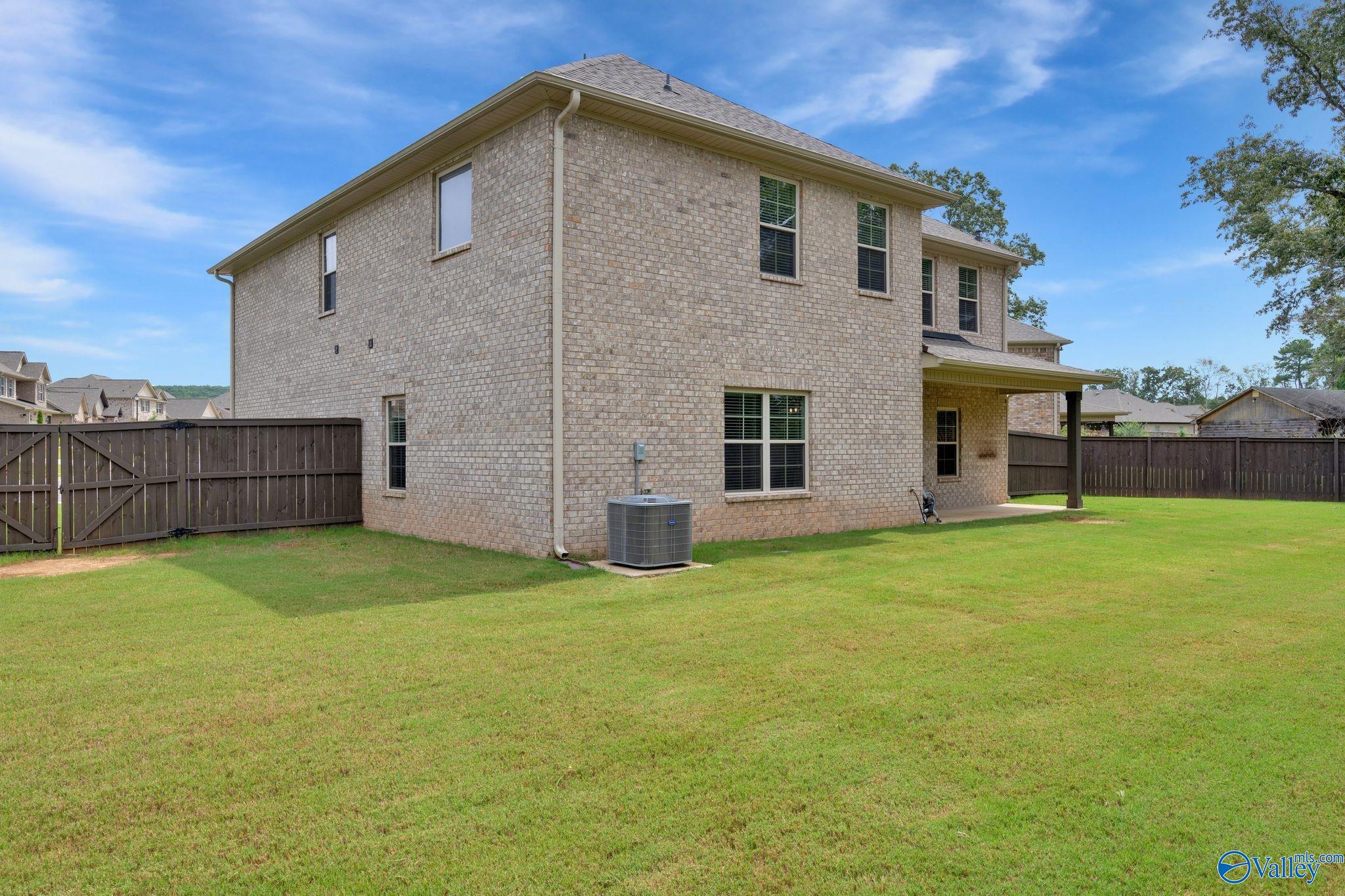 New Market, Alabama 35761, United States, 4 Bedrooms Bedrooms, ,2 BathroomsBathrooms,Residential,Active,201383