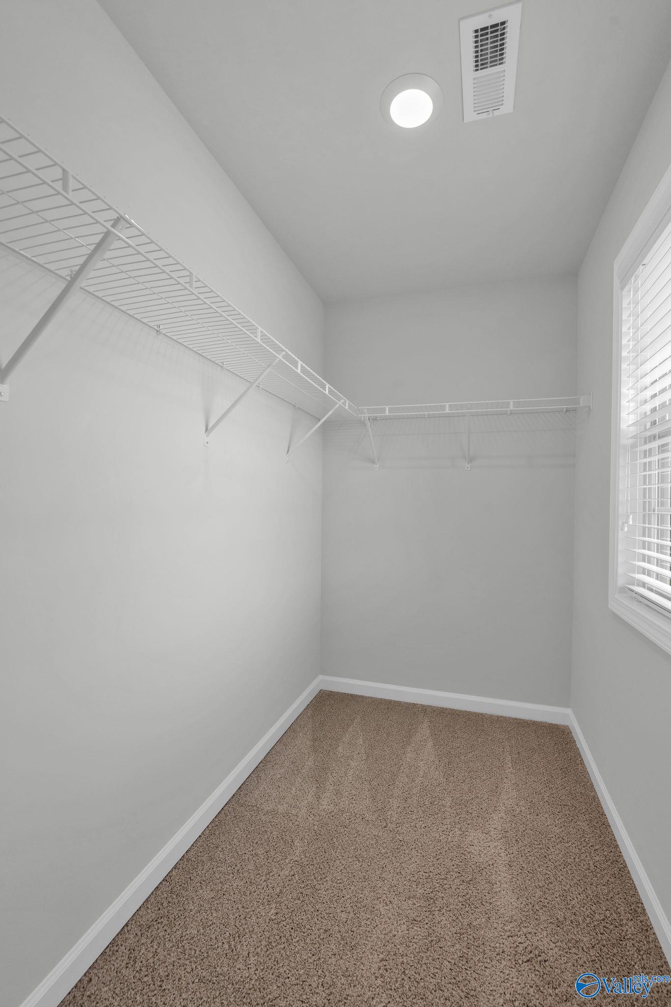 New Market, Alabama 35761, United States, 4 Bedrooms Bedrooms, ,2 BathroomsBathrooms,Residential,Active,201383