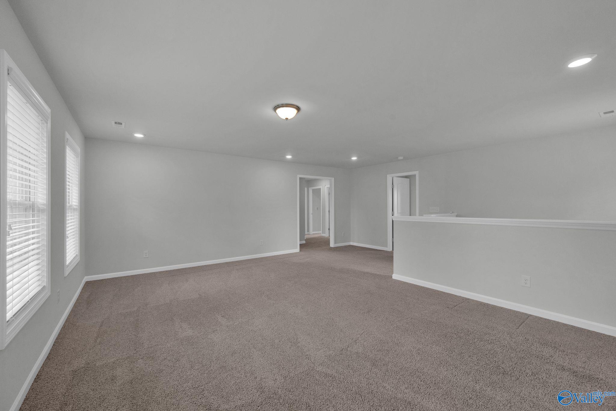 New Market, Alabama 35761, United States, 4 Bedrooms Bedrooms, ,2 BathroomsBathrooms,Residential,Active,201383