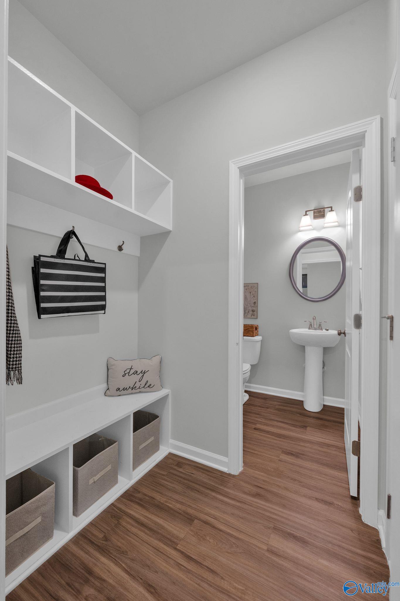 New Market, Alabama 35761, United States, 4 Bedrooms Bedrooms, ,2 BathroomsBathrooms,Residential,Active,201383