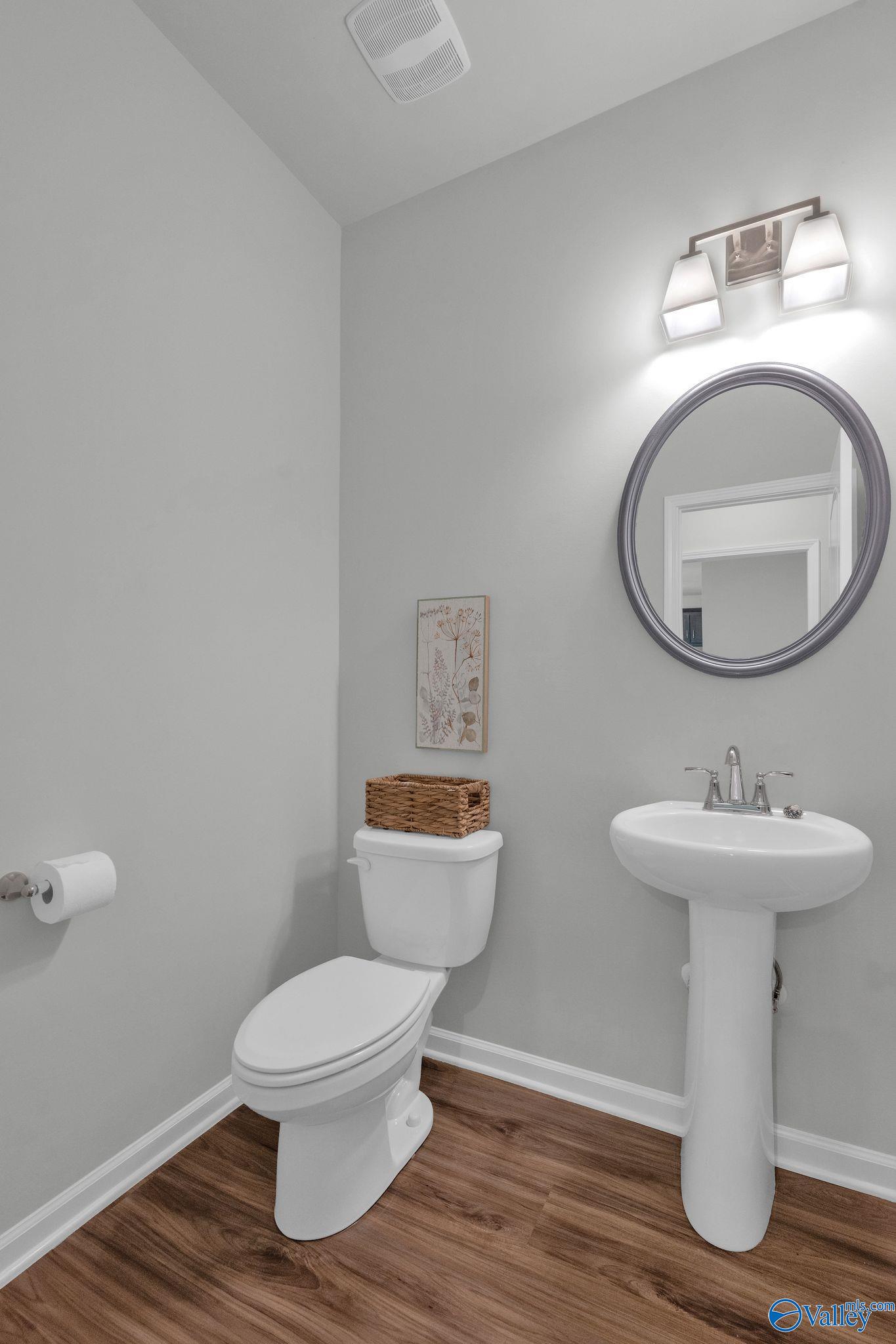 New Market, Alabama 35761, United States, 4 Bedrooms Bedrooms, ,2 BathroomsBathrooms,Residential,Active,201383