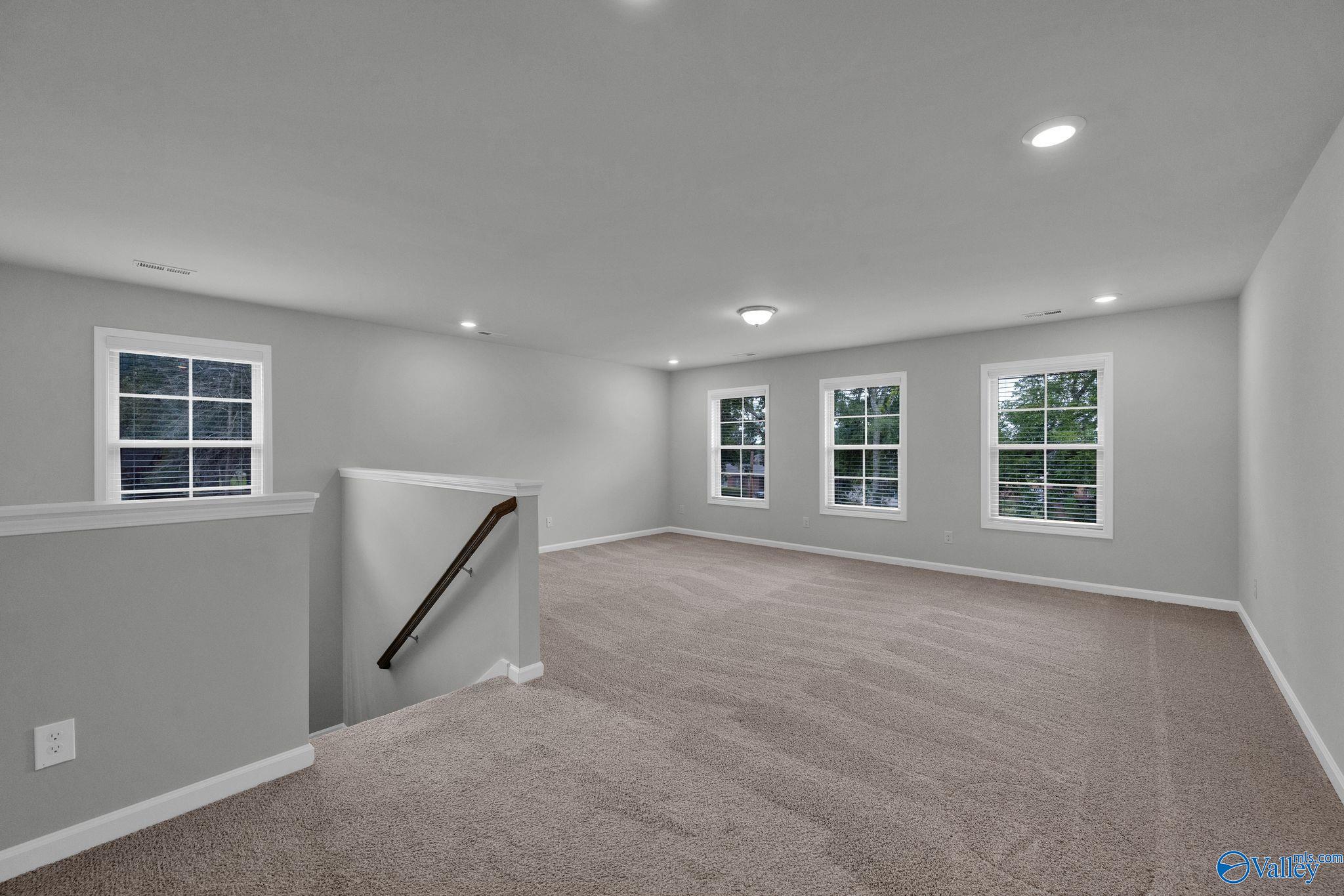 New Market, Alabama 35761, United States, 4 Bedrooms Bedrooms, ,2 BathroomsBathrooms,Residential,Active,201383